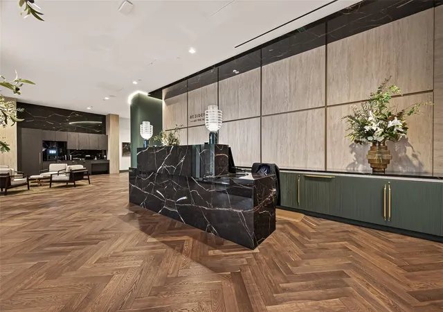 3rd image of 1711 Allen Pkwy #2203, Houston, TX 77019 | MLS# 37546363