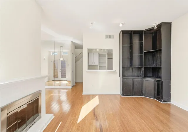 2nd image of 2507 Mandell St, Houston, TX 77006 | MLS# 9120658