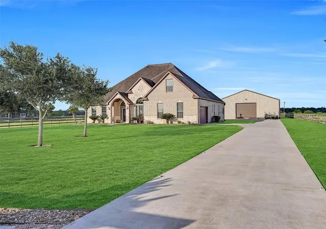 Homes for sale in Rosharon, TX | 7611 Oak Alley Ct, Rosharon, TX 77583 | MLS# 42560703