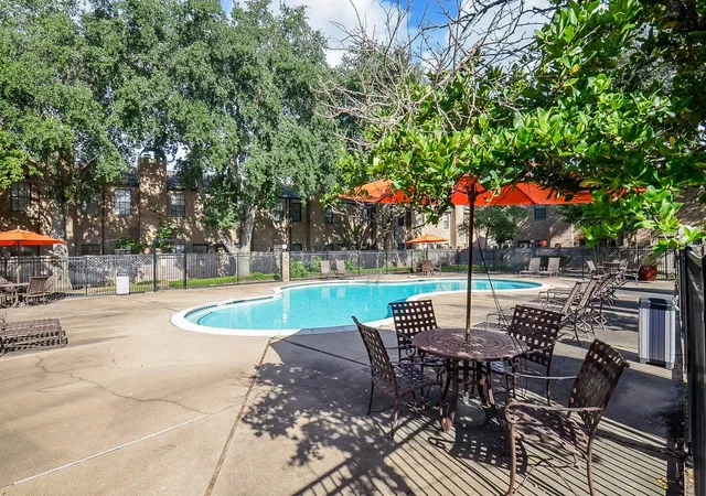 32nd image of 9850 Pagewood Ln #1403, Houston, TX 77042 | MLS# 14157404