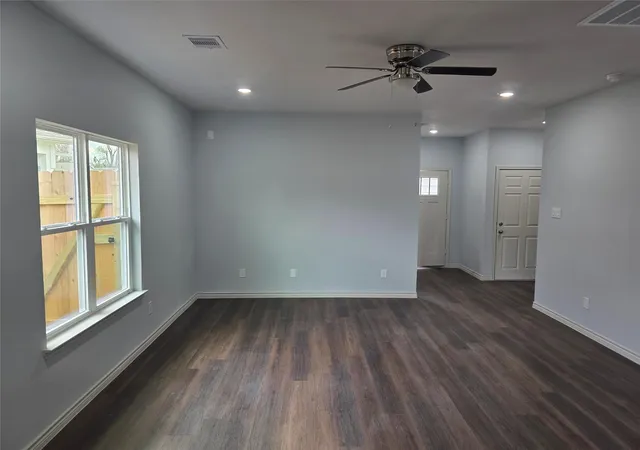 2nd image of 213 Dipping Stream St, Houston, TX 77076 | MLS# 66146164