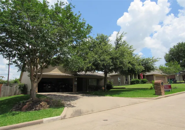 Photo 2 of Single family home for sale at 2411 Cheyenne Dr, Brenham, TX 77833 | MLS# 48133231 | Listing updated on 2026-08-27