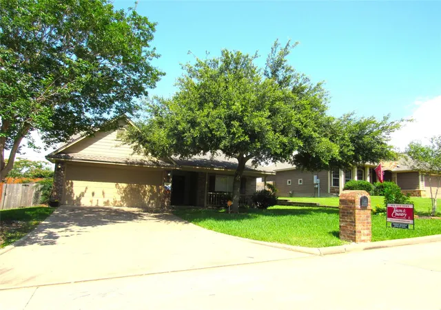 Photo 3 of Single family home for sale at 2411 Cheyenne Dr, Brenham, TX 77833 | MLS# 48133231 | Listing updated on 2026-08-27