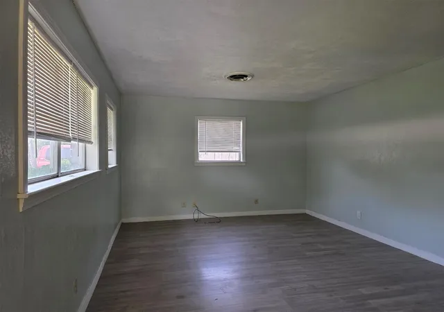 Photo 3 of Single family home for sale at 31 14th Avenue N, Texas City, TX 77590 | MLS# 59620076 | Listing updated on 2026-07-27