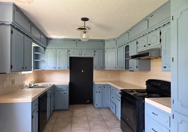 Photo 4 of Single family home for sale at 31 14th Avenue N, Texas City, TX 77590 | MLS# 59620076 | Listing updated on 2026-07-27
