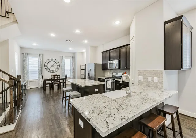 Single family home for sale at 6623 Letein St, Houston, TX 77008 | MLS# 19761747