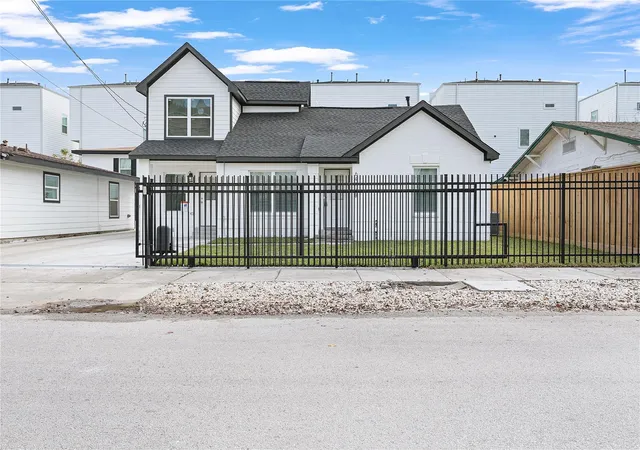 Homes for sale in Houston, TX | 6323 Illinois St, Houston, TX 77021 | MLS# 84409241