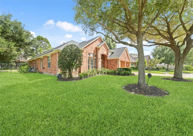 Photo 3 of Single family home for sale at 24203 Moon Ridge Ct, Katy, TX 77494 | MLS# 59433341 | Listing updated on 2026-09-17