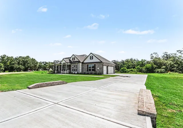 2nd image of 27 Red Barn Rd, Bay City, TX 77414 | MLS# 59718306