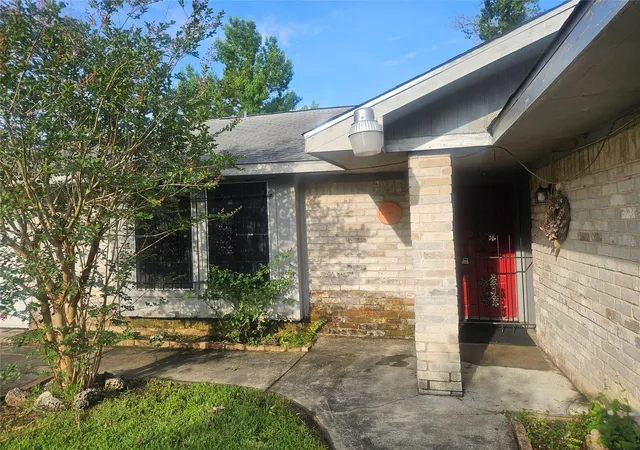Photo 3 of Single family home for sale at 9618 Arvin St, Houston, TX 77078 | MLS# 50930802 | Listing updated on 2026-08-30