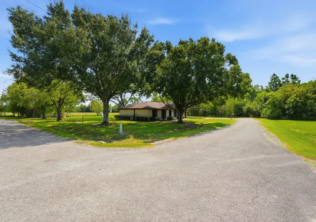 Photo 3 of Sale Pending at 16111 Clarence St, Needville, TX 77461 | MLS# 94968271 | Listing updated on 2026-09-16
