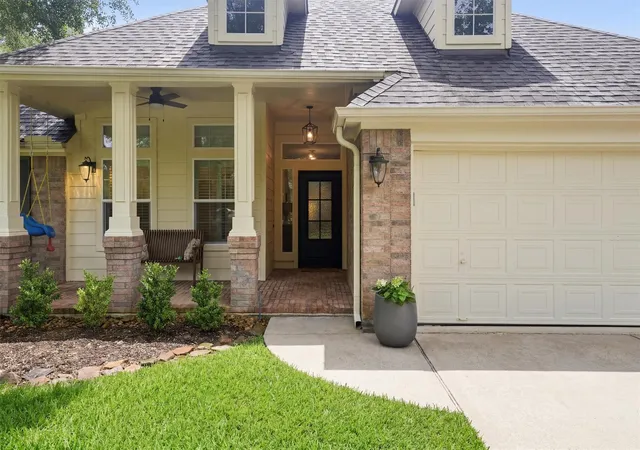 Photo 2 of Single family home for sale at 38 Wimberly Way, Conroe, TX 77385 | MLS# 13380867 | Listing updated on 2026-09-12