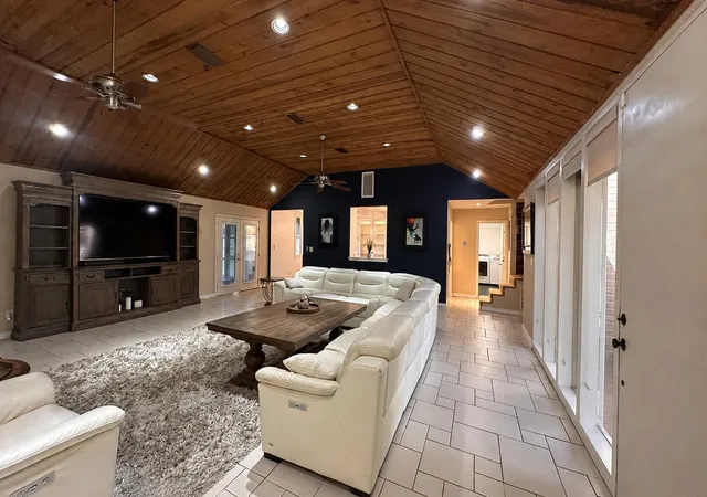 3rd image of 3123 Woodland Ct, La Porte, TX 77571 | MLS# 44706099