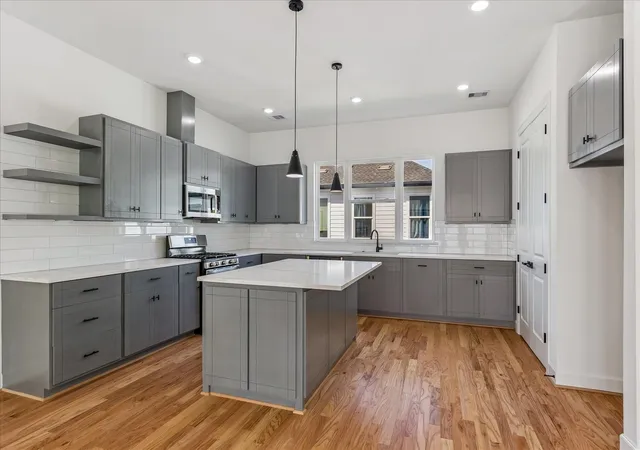 2nd image of 9426 Campbell Rd #A, Houston, TX 77080 | MLS# 15314630