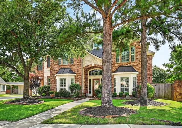 2nd image of 10111 Earlington Manor Dr, Spring, TX 77379 | MLS# 80303908
