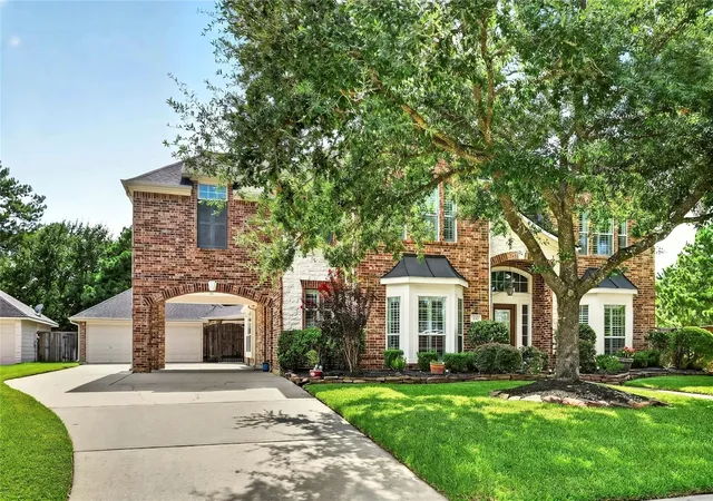 3rd image of 10111 Earlington Manor Dr, Spring, TX 77379 | MLS# 80303908