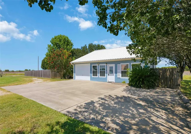 Photo 3 of Single family home for sale at 9603 Surrey Ln, Richmond, TX 77469 | MLS# 45401059 | Listing updated on 2026-09-14