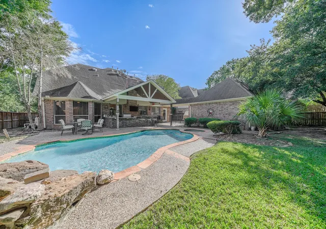 Photo 3 of Single family home for sale at 3119 Scenic Elm St, Houston, TX 77059 | MLS# 94845411 | Listing updated on 2026-09-21
