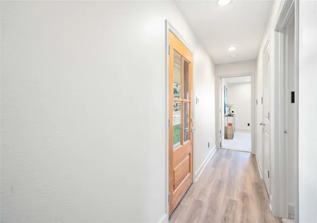 Photo 3 of Single family home for sale at 10111 Brinwood Dr, Houston, TX 77043 | MLS# 52376032 | Listing updated on 2026-08-28