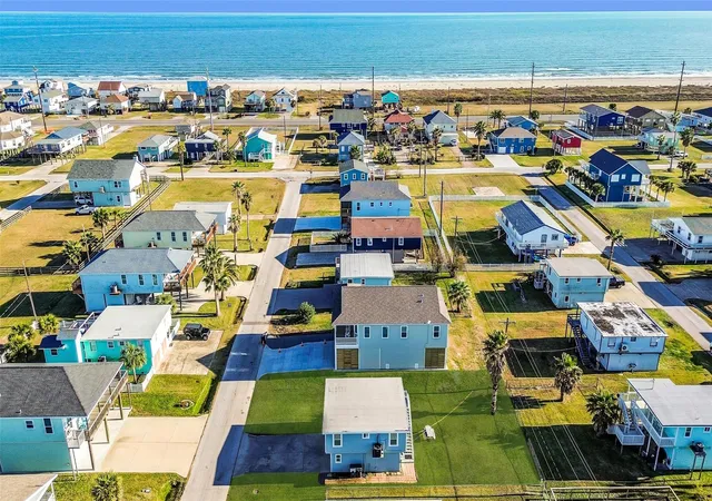 Photo 2 of Single family home for sale at 4202 Mason Dr, Galveston, TX 77554 | MLS# 18186468 | Listing updated on 2026-08-23