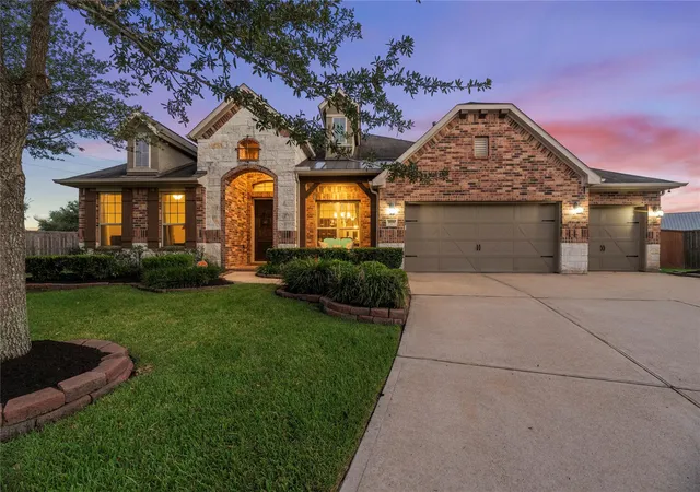 Photo 1 of Sale Pending at 8931 Wandering Willow Dr, Richmond, TX 77406 | MLS# 42372132 | Listing updated on 2026-08-20