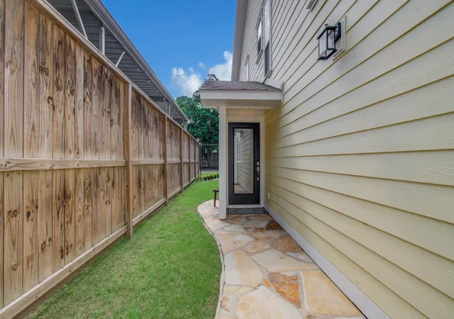 5th image of 3816 Brandt St, Houston, TX 77006 | MLS# 22529206
