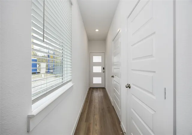 Photo 3 of Sale Pending at 5826 Mansfield Crk Ln, Houston, TX 77091 | MLS# 26366065 | Listing updated on 2026-09-12