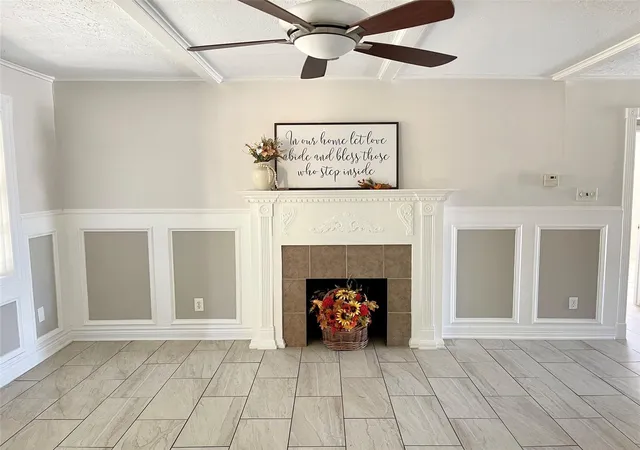 2nd image of 927 Greatwood Dr, Houston, TX 77013 | MLS# 66208357