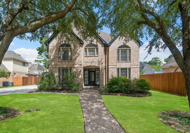 Photo 2 of Single family home for sale at 6786 Kestrel Ct, Houston, TX 77069 | MLS# 87657093 | Listing updated on 2026-09-20