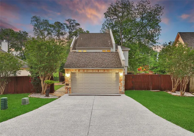 Photo 2 of Single family home for sale at 734 Lake View Dr, Montgomery, TX 77356 | MLS# 94996015 | Listing updated on 2026-09-12
