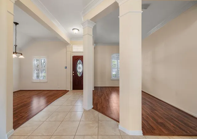 Photo 3 of Single family home for sale at 20014 Queens Oak Ct, Spring, TX 77379 | MLS# 52944088 | Listing updated on 2026-10-07