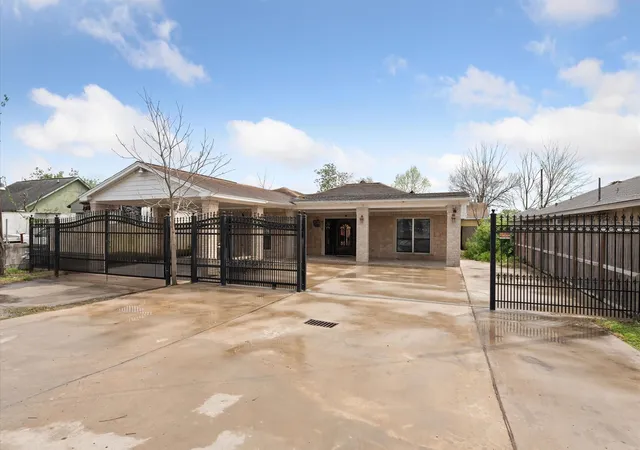 Photo 1 of Single family home for sale at 14022 Greenville St, Houston, TX 77015 | MLS# 37582834 | Listing updated on 2026-08-05
