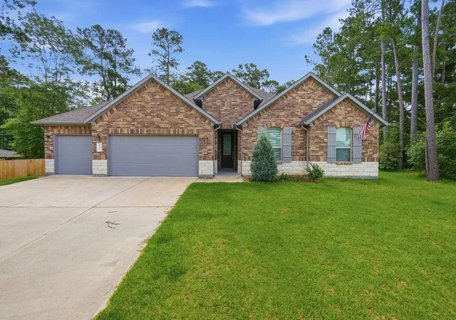 Homes for sale in New Waverly, TX | 129 Jim Hall Ln, New Waverly, TX 77358 | MLS# 48086832