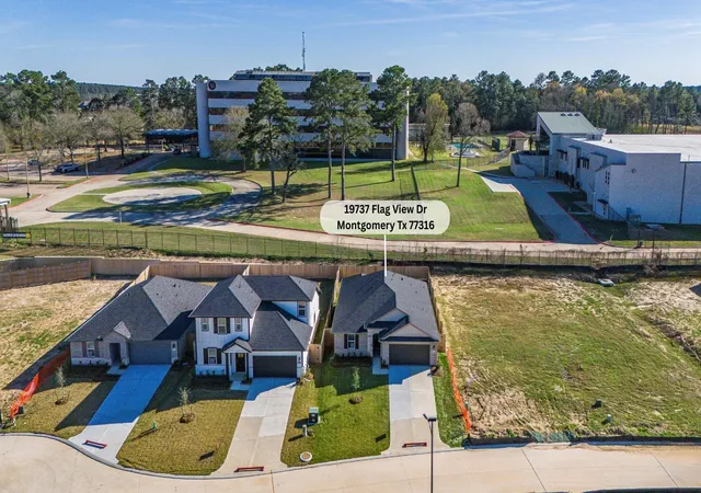 Photo 2 of Single family home for sale at 19737 Flag View Dr, Montgomery, TX 77316 | MLS# 36883858 | Listing updated on 2026-09-14