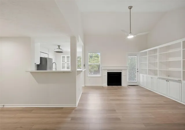 3rd image of 2021 Spenwick Dr #526, Houston, TX 77055 | MLS# 8500847