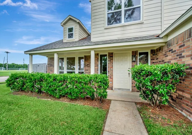 image of 803 Island Meadow Ct, Houston, TX 77062 | MLS# 66694435