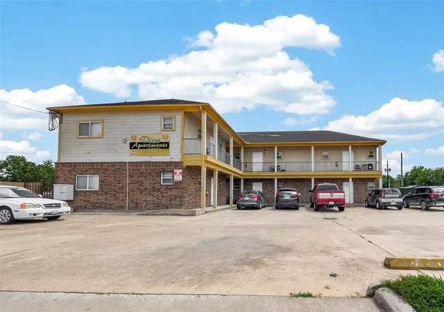 Photo 1 of Multi family home for sale at 4720 Yellowstone Blvd #6, Houston, TX 77021 | MLS# 50540892 | Listing updated on 2026-07-13
