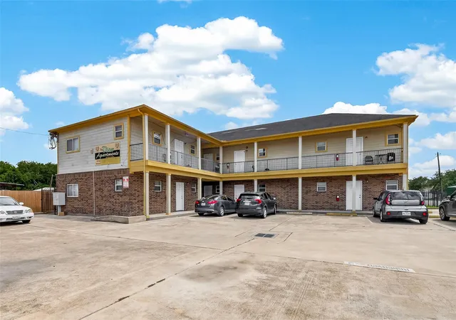 Photo 3 of Multi family home for sale at 4720 Yellowstone Blvd #6, Houston, TX 77021 | MLS# 50540892 | Listing updated on 2026-07-13