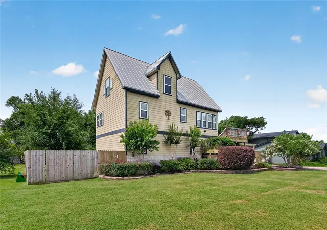 Homes for sale in La Porte, TX | 421 N Shady Ln, La Porte, TX 77571 | MLS# 93887675