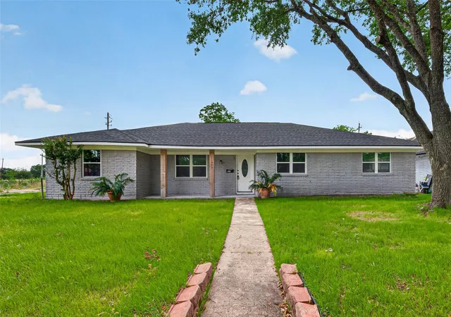Photo 1 of Single family home for sale at 11903 Atwell Dr, Houston, TX 77035 | MLS# 90065263 | Listing updated on 2026-09-21
