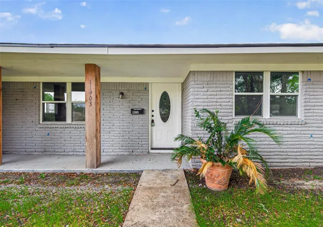 Photo 2 of Single family home for sale at 11903 Atwell Dr, Houston, TX 77035 | MLS# 90065263 | Listing updated on 2026-09-21