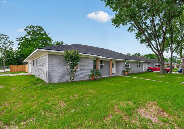Photo 3 of Single family home for sale at 11903 Atwell Dr, Houston, TX 77035 | MLS# 90065263 | Listing updated on 2026-09-21