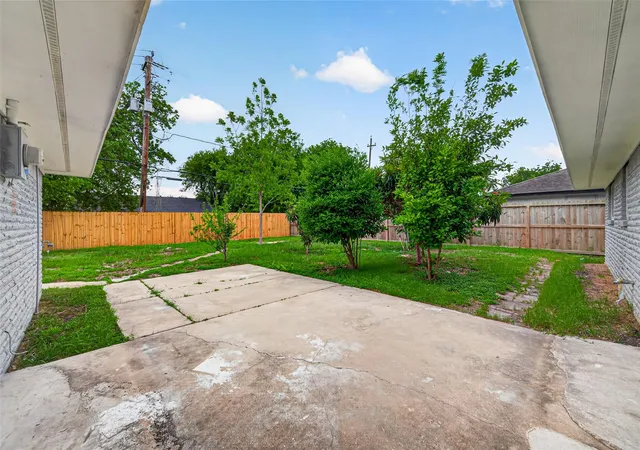 Photo 3 of Single family home for sale at 11903 Atwell Dr, Houston, TX 77035 | MLS# 90065263 | Listing updated on 2026-09-21