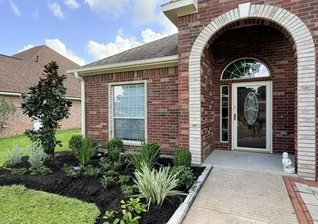3rd image of 519 Oleander St, Lake Jackson, TX 77566 | MLS# 93061692