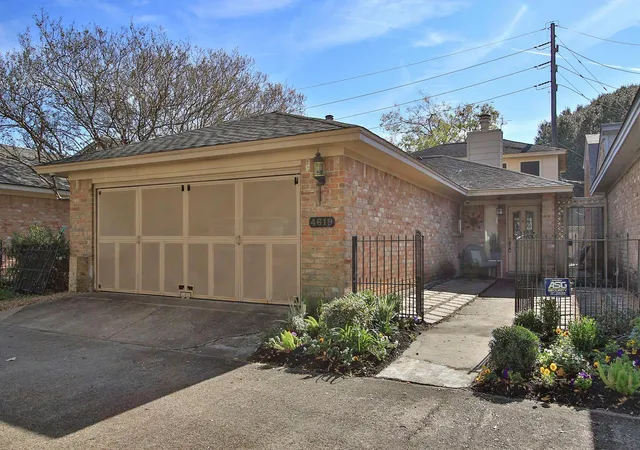 Photo 1 of Single family home for sale at 4619 Cashel Glen Dr, Houston, TX 77069 | MLS# 82784497 | Listing updated on 2026-09-21