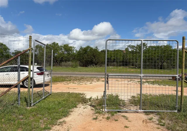 Homes for sale in Kingsland, TX | 1060 Ranch Road 3404, Kingsland, TX 78639 | MLS# 21265969