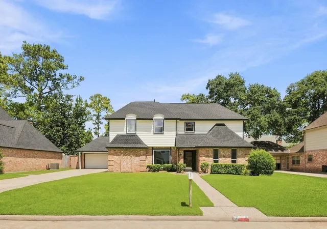 Photo 2 of Single family home for sale at 5514 Pine Arbor Dr, Houston, TX 77066 | MLS# 44627904 | Listing updated on 2026-09-22