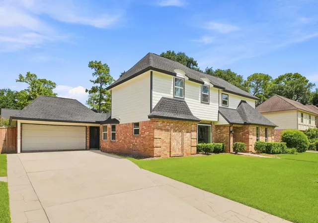 Photo 3 of Single family home for sale at 5514 Pine Arbor Dr, Houston, TX 77066 | MLS# 44627904 | Listing updated on 2026-09-22