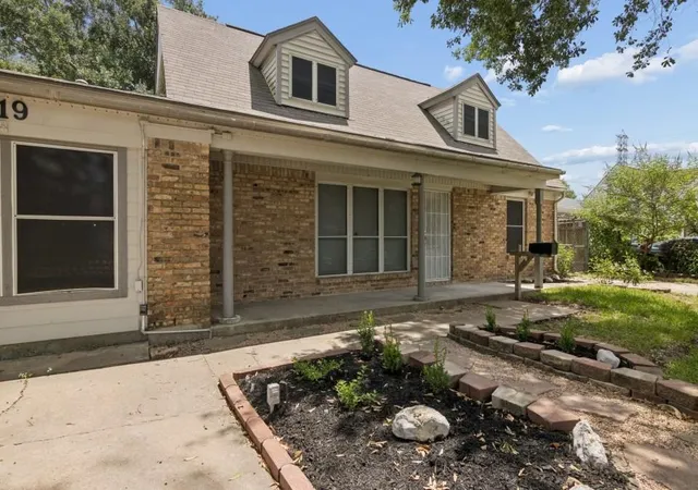 2nd image of 519 Oldcastle St, Houston, TX 77013 | MLS# 70827910