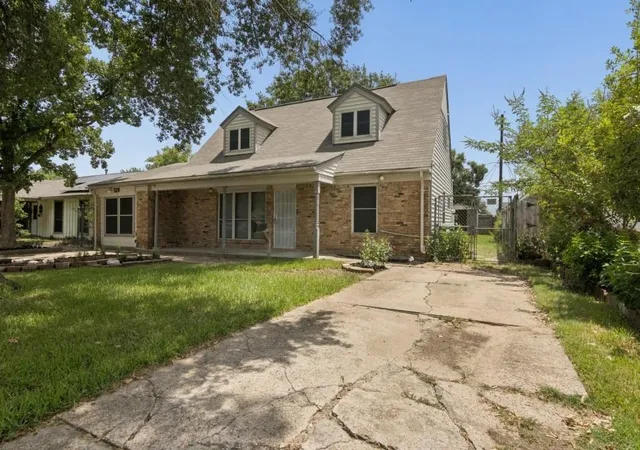 3rd image of 519 Oldcastle St, Houston, TX 77013 | MLS# 70827910